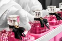 Dla par praca Anglia bez znajomości języka pakowanie perfum od zaraz, Londyn 2023